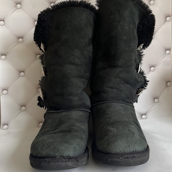 UGG Women’s Boots Size 8 Color Black Rhinestones Decorated - Picture 3 of 5